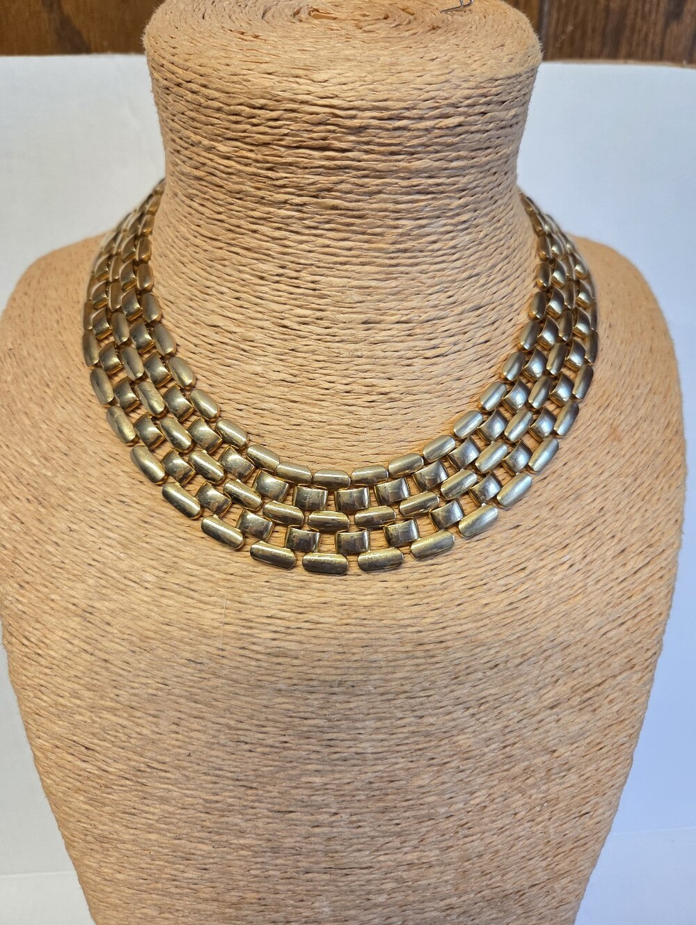 Vintage 80s Smooth Gold-tone Panther Link Choker/Collar Necklace
